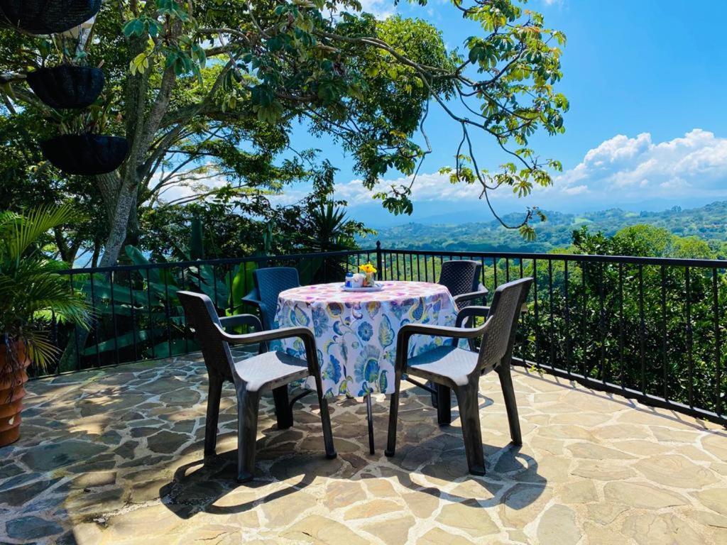 Hotel Villas De La Colina Atenas Extérieur photo