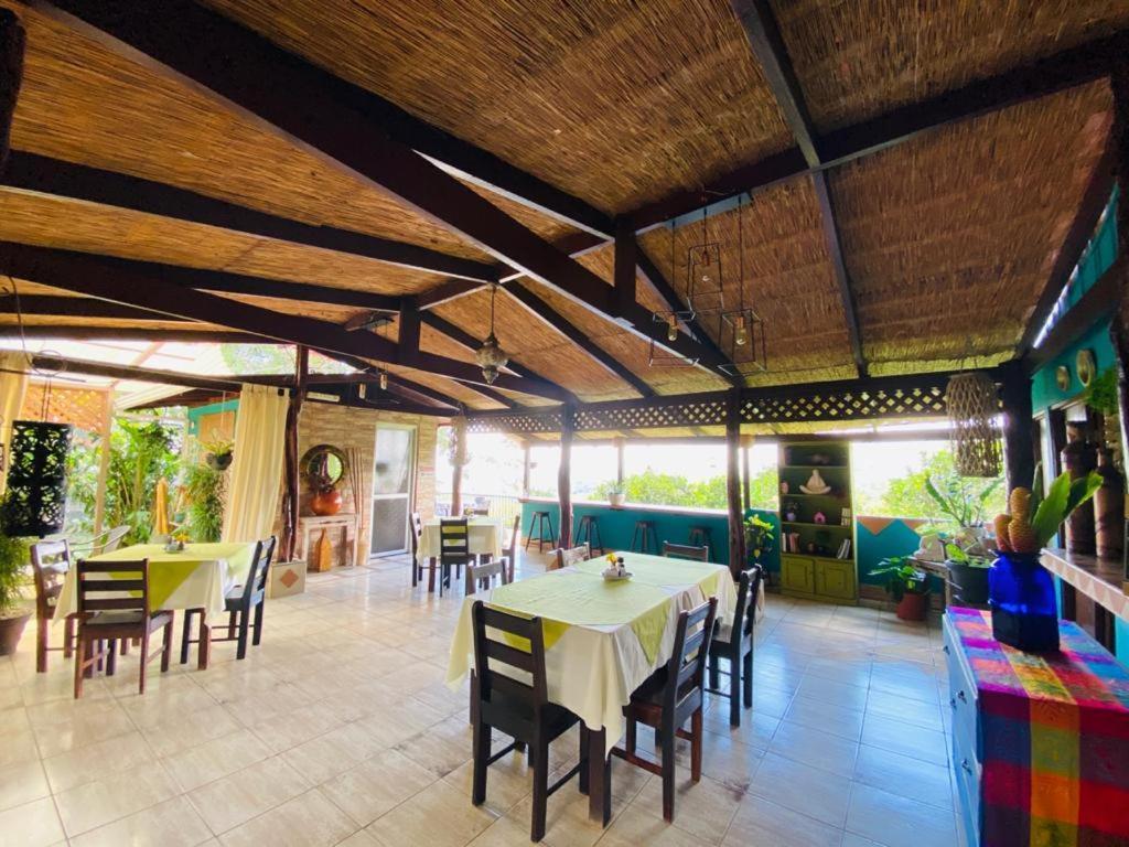 Hotel Villas De La Colina Atenas Extérieur photo
