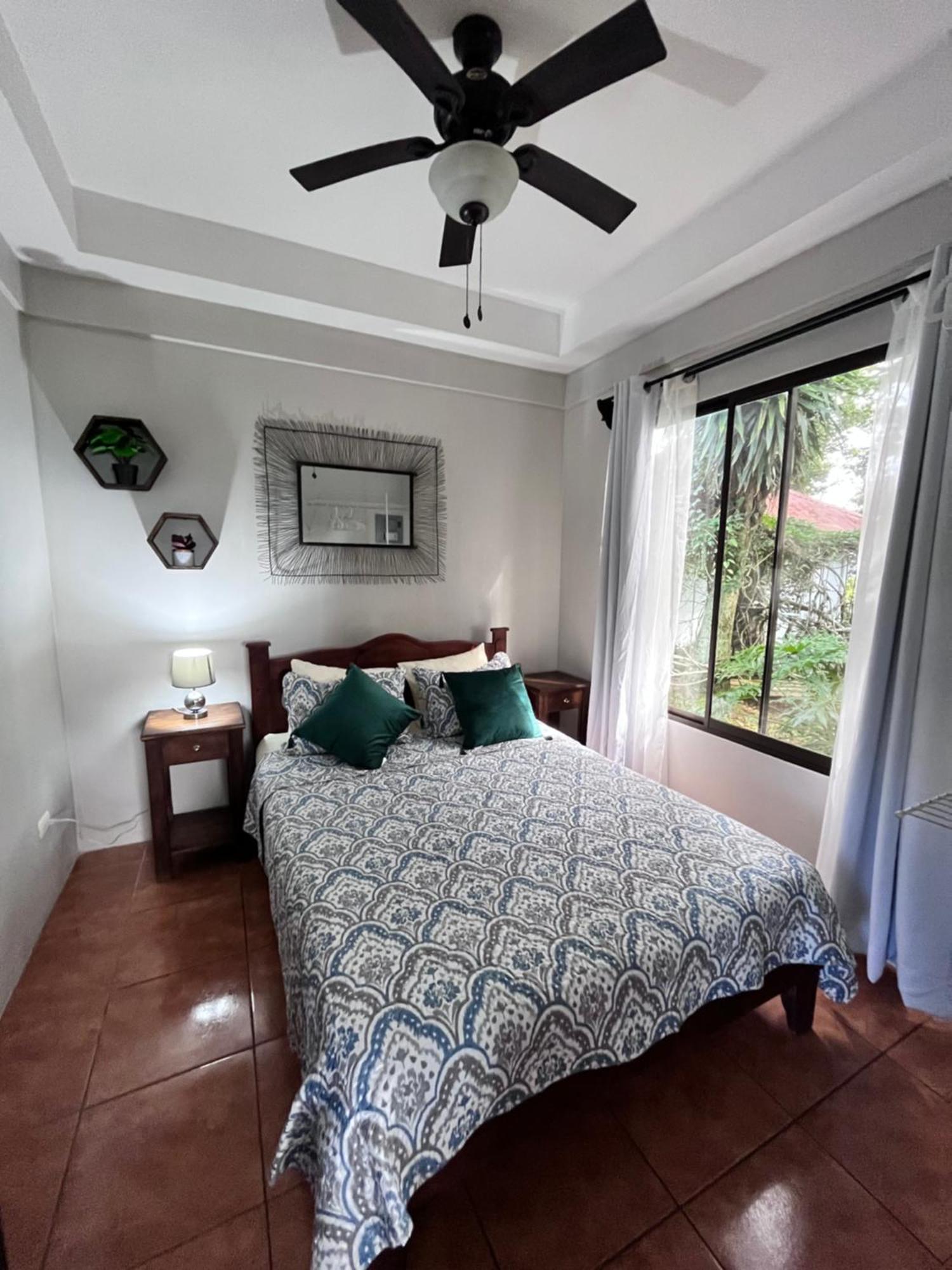 Hotel Villas De La Colina Atenas Extérieur photo