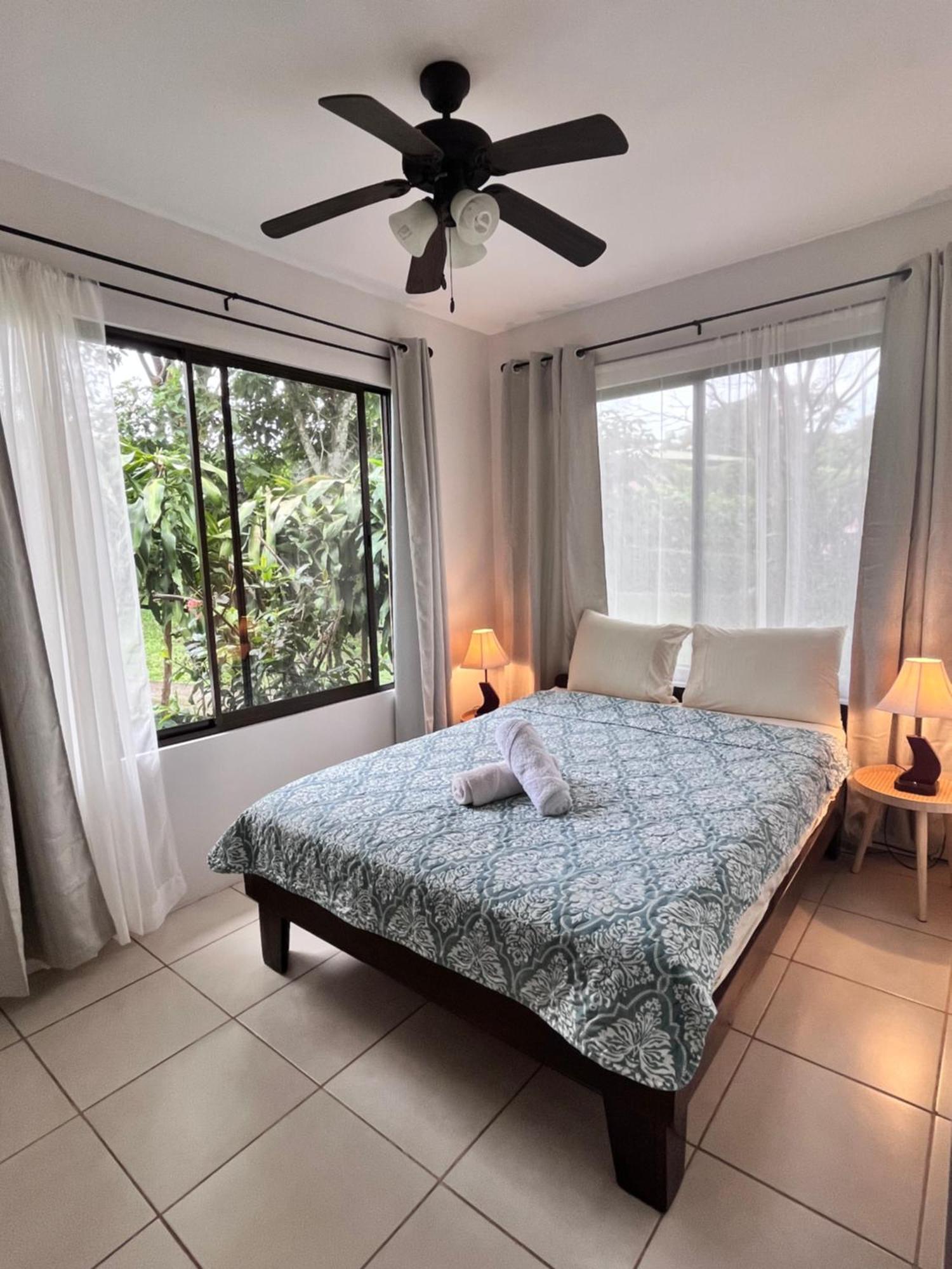 Hotel Villas De La Colina Atenas Extérieur photo