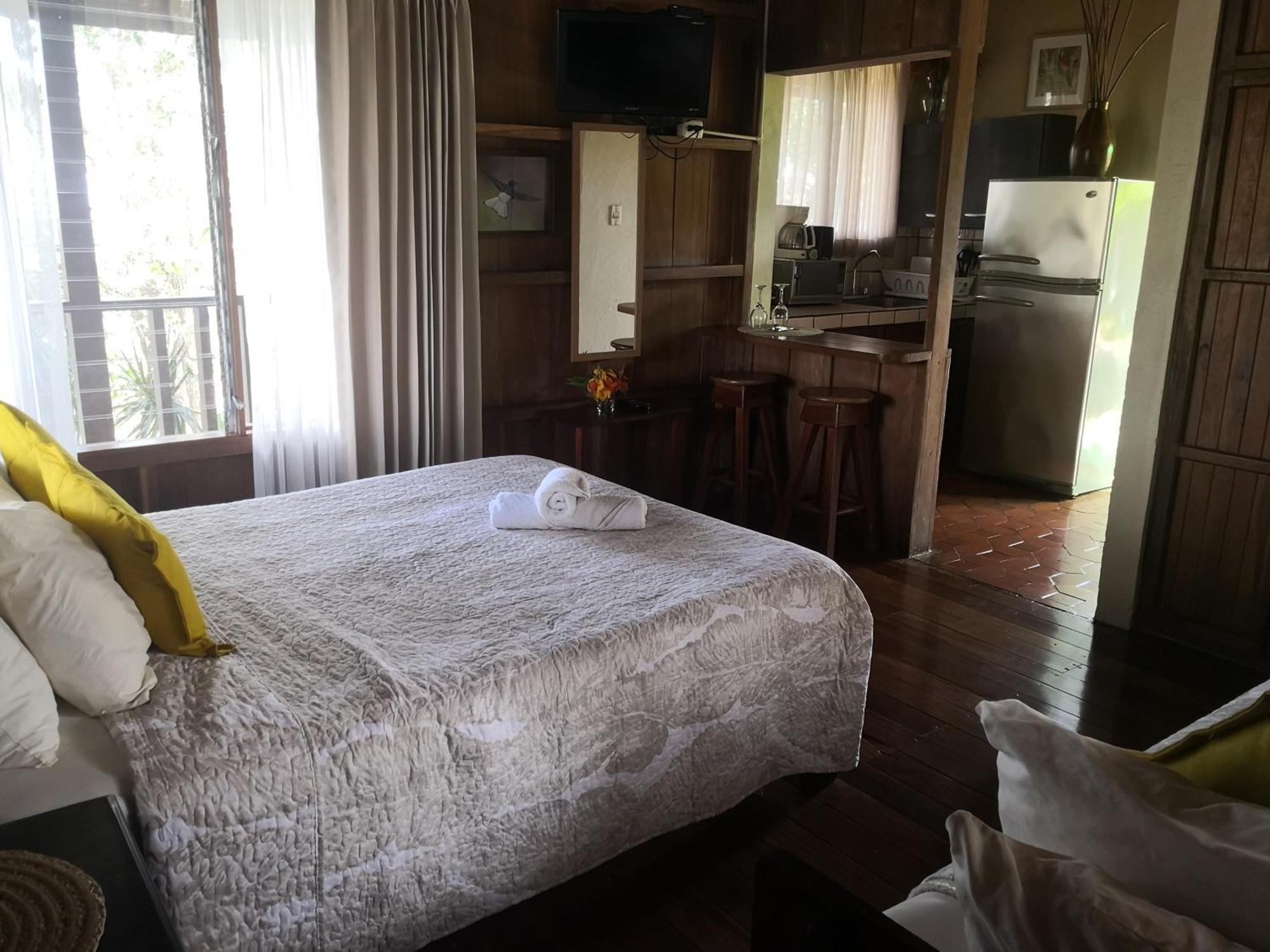 Hotel Villas De La Colina Atenas Chambre photo