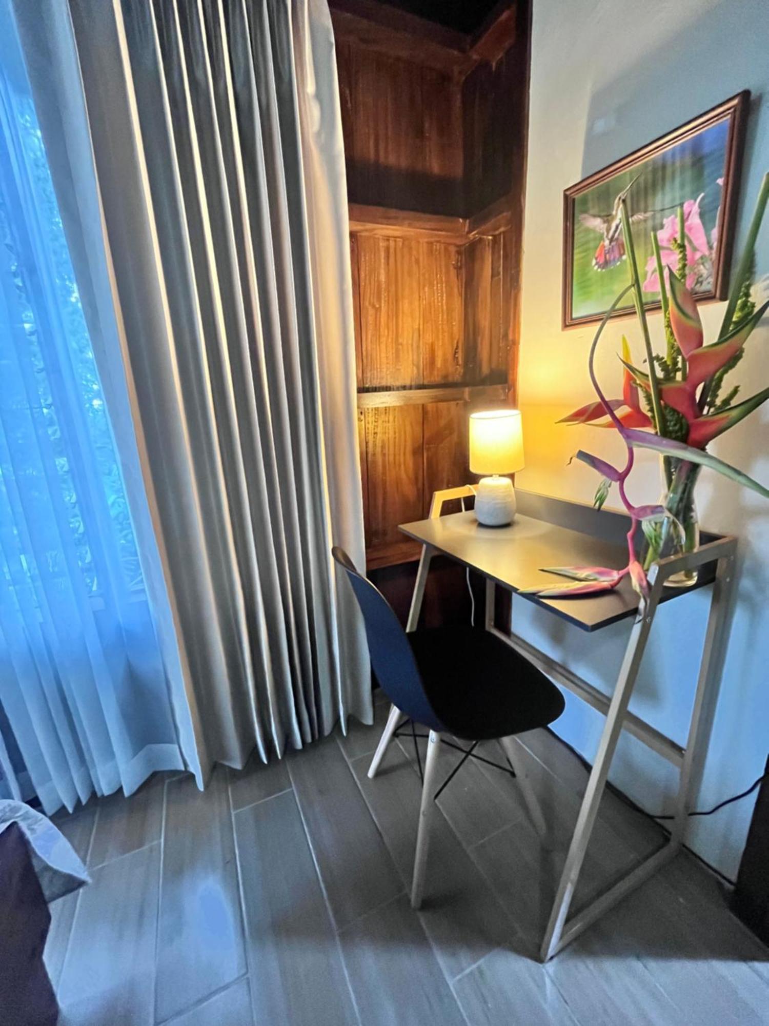 Hotel Villas De La Colina Atenas Extérieur photo