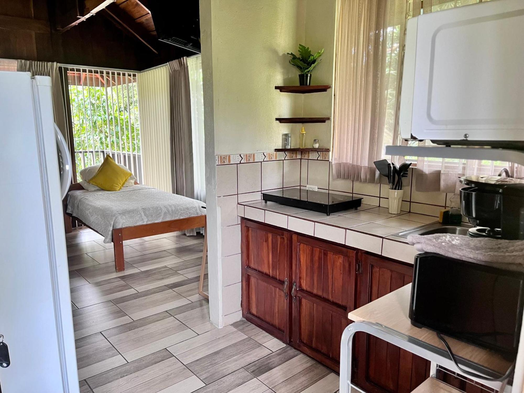 Hotel Villas De La Colina Atenas Extérieur photo